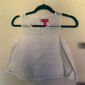 Lilly Pulitzer white “cropped” flowy tank.